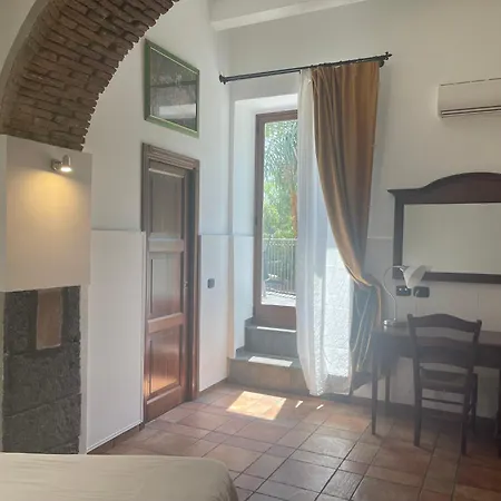 فندق Capomulini 3 Stelle 3*