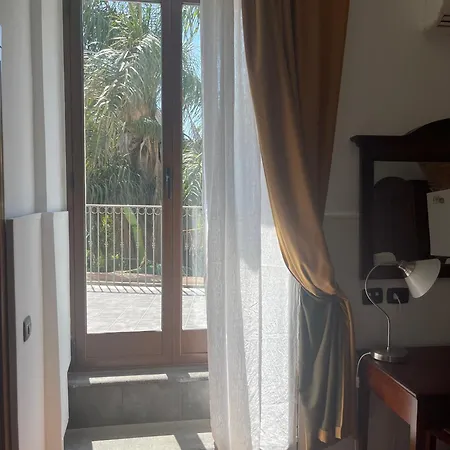 Hotel Capomulini 3 Stelle 3*