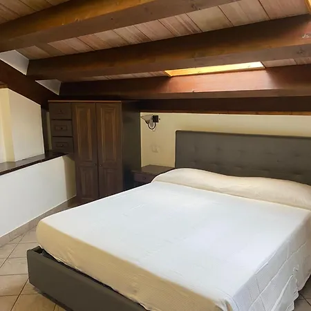 فندق Capomulini 3 Stelle أتشيريالي