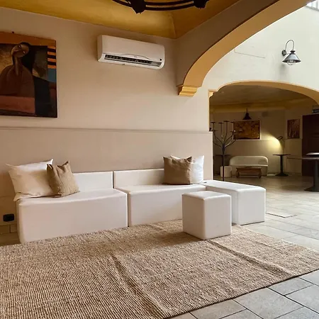 Capomulini 3 Stelle فندق أتشيريالي