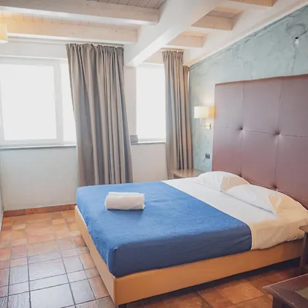 فندق Capomulini 3 Stelle 3*